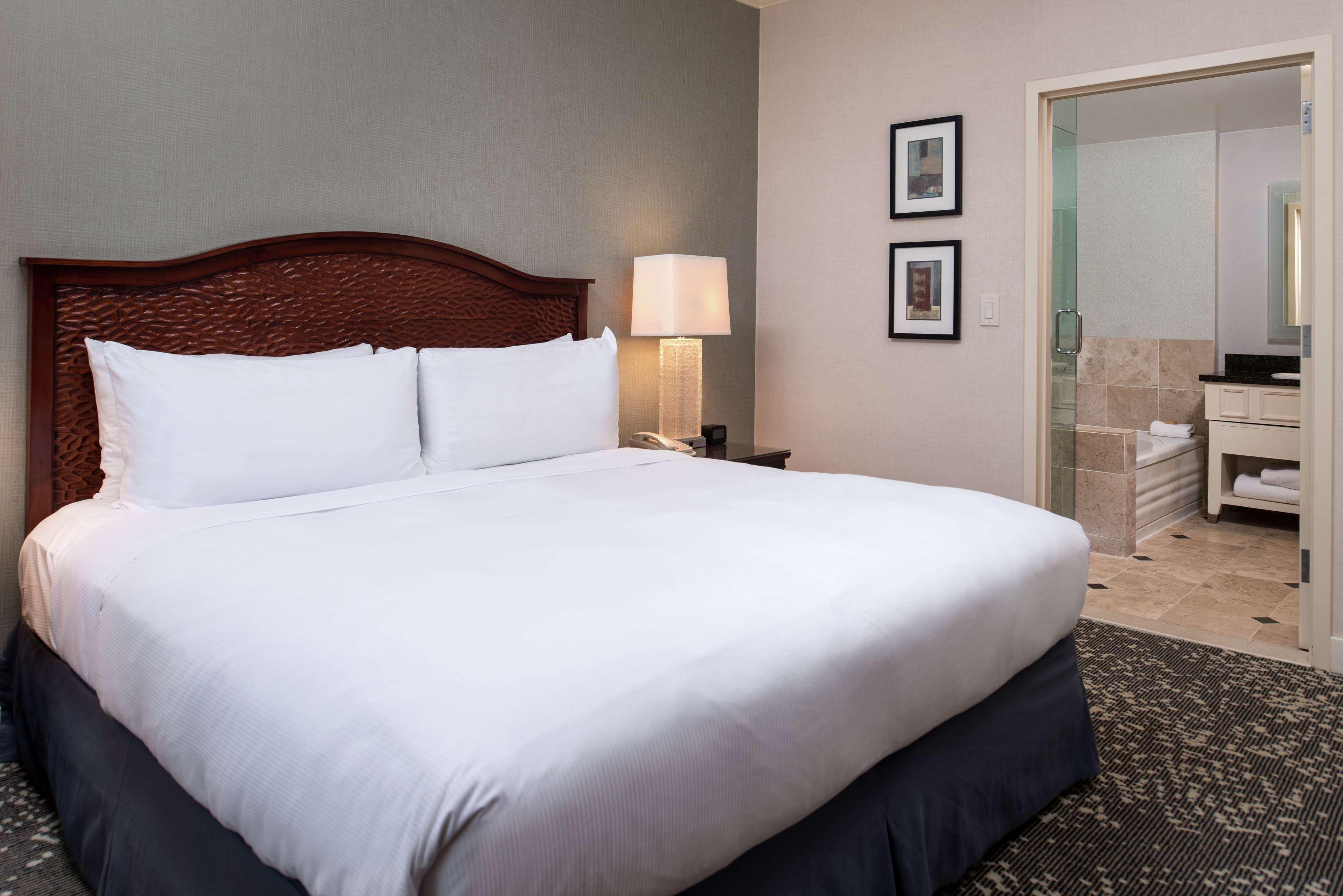Hilton San Antonio Hill Country Hotel Екстериор снимка