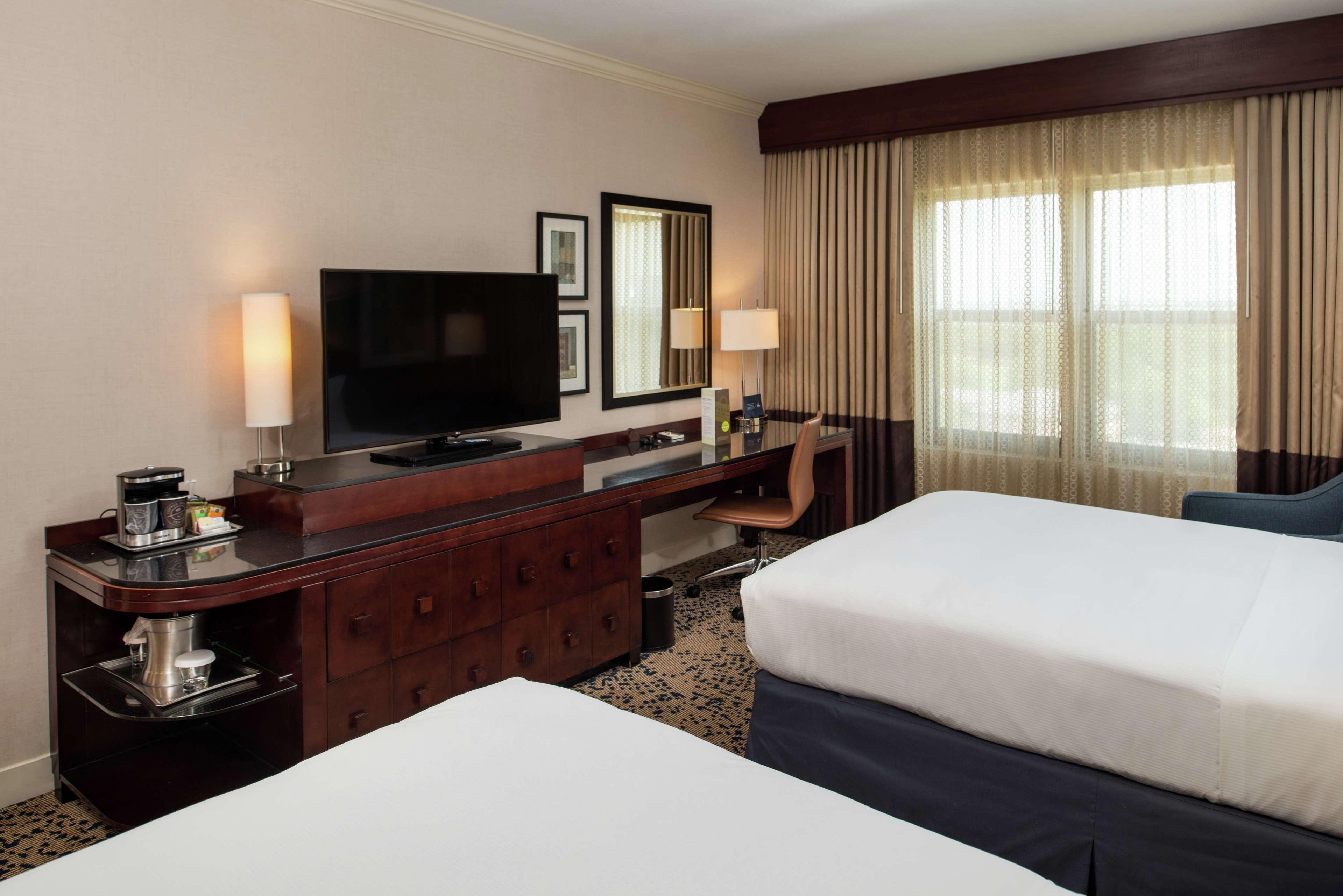 Hilton San Antonio Hill Country Hotel Екстериор снимка
