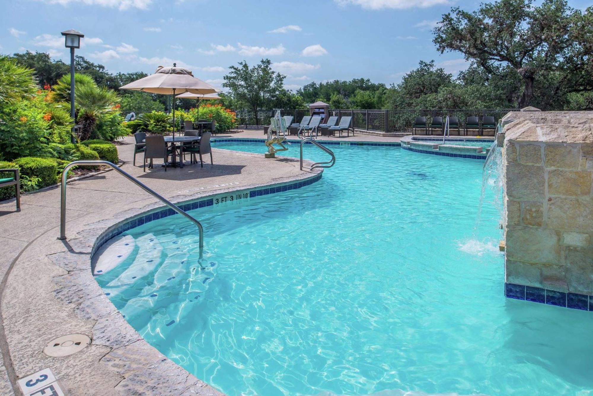Hilton San Antonio Hill Country Hotel Екстериор снимка
