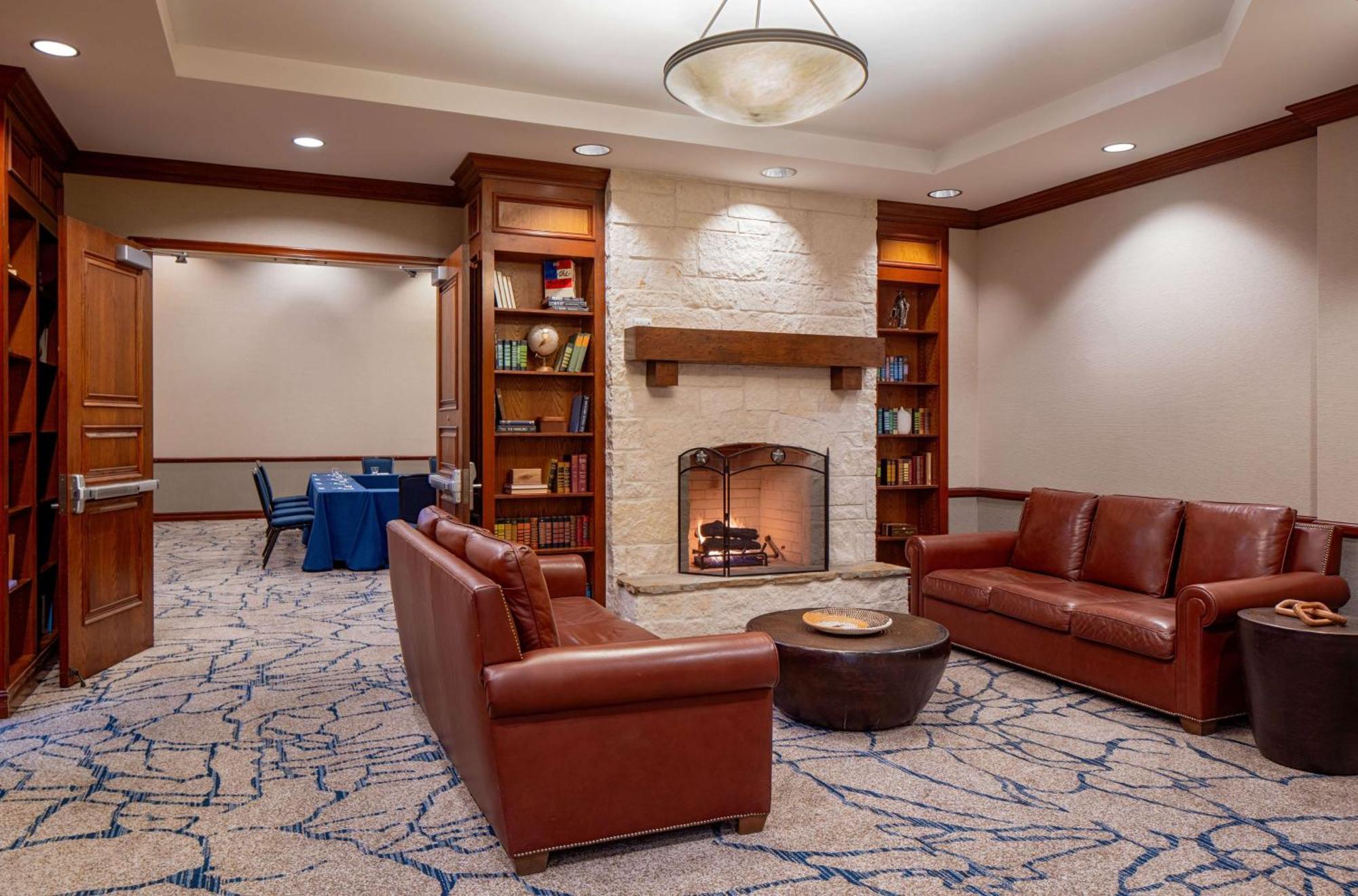 Hilton San Antonio Hill Country Hotel Екстериор снимка