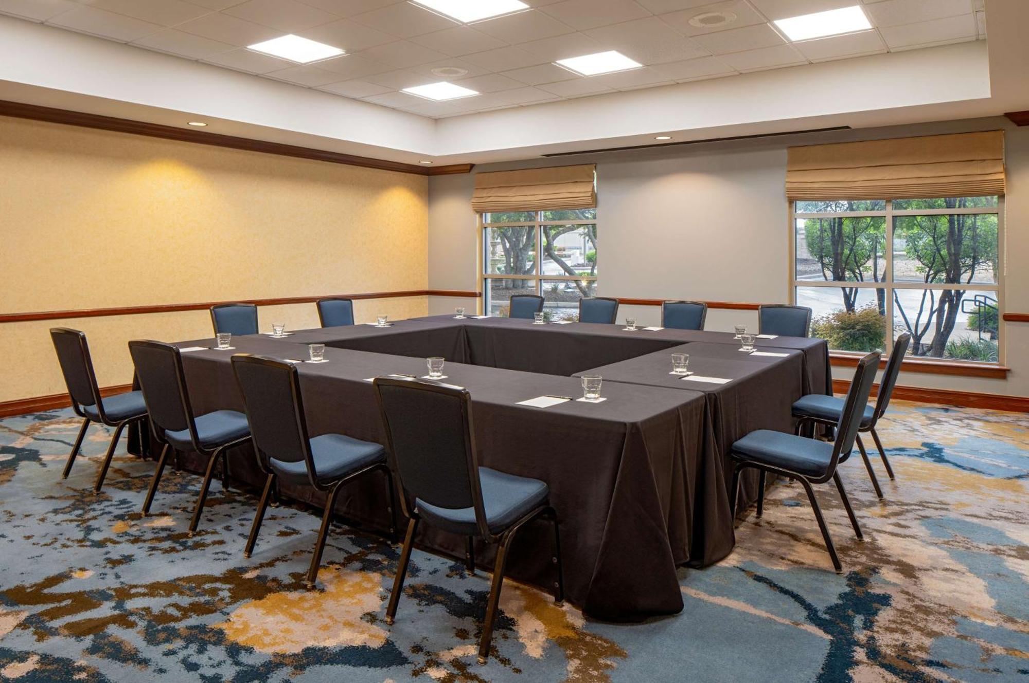 Hilton San Antonio Hill Country Hotel Екстериор снимка